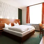 What are the best hotels near Kaiserburg Nurnberg?